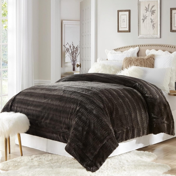 Dark Chocolate Brown Faux Fur Blanket Queen Bed Soft Plush Bedspread Full Size - Picture 9 of 11